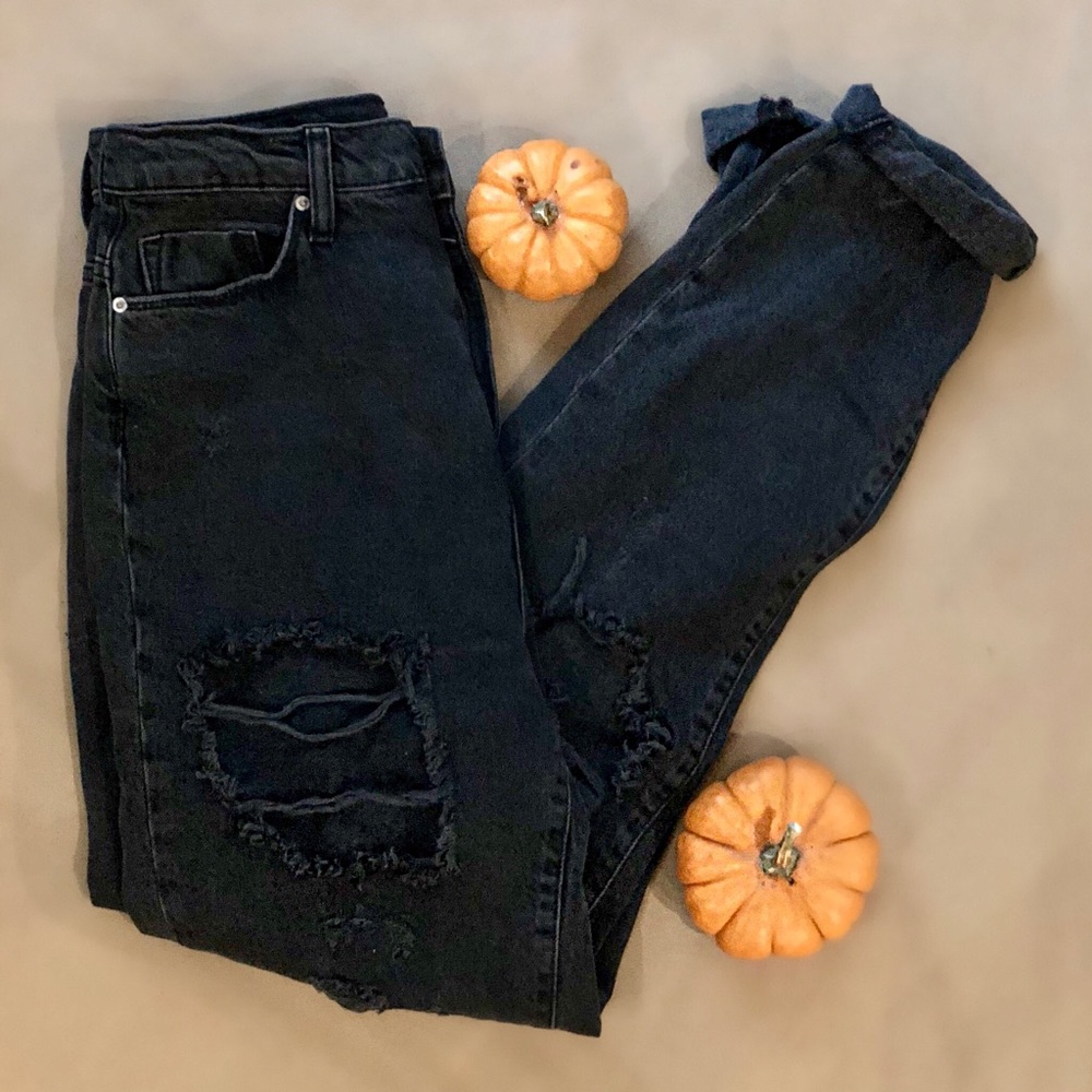 BDG Mom Destroyed Jean – Black